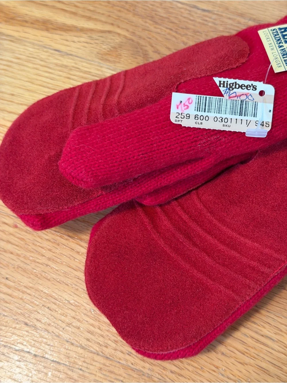 🆕Aris Weather Shed ladies Acrylic knit red‎ mittens NWT Palm lining Winter